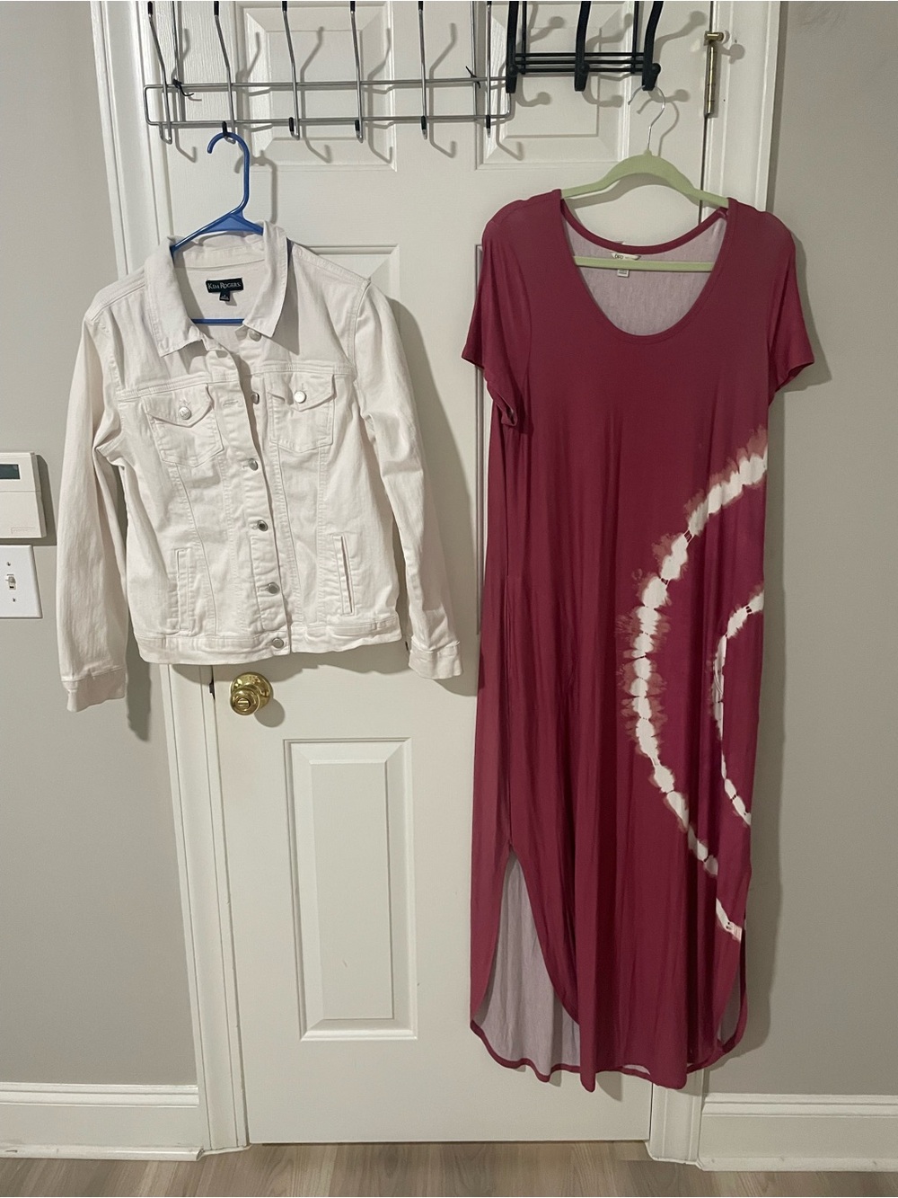 Maroon Tie-Dye Midi Dress with Scoop Neck lg with lg Jean jacket